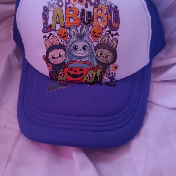 Handcrafted Hat - Picture 2 of 3